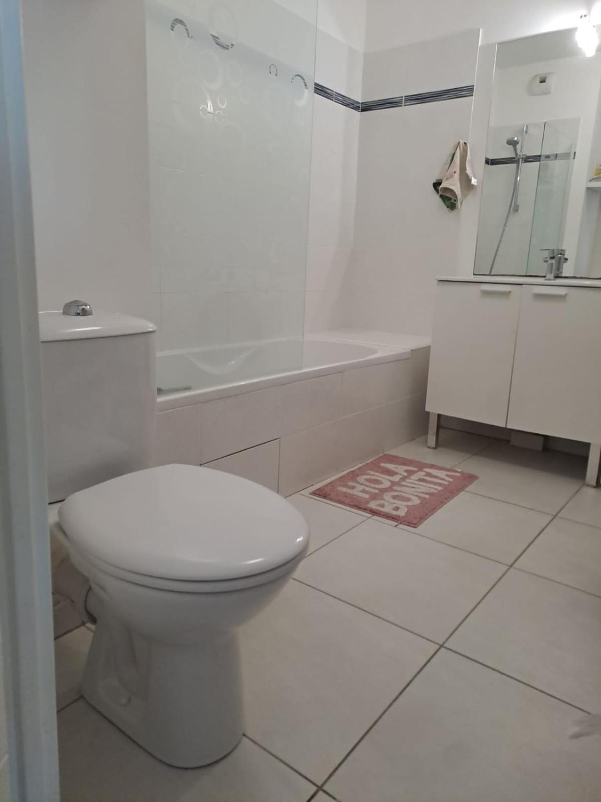 Appartement T2 Avec Terrasse, 5 Min De La Plage Фрежус Екстер'єр фото